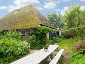 Гостиница Inviting Farmhouse in t Zand near Marine Museum  Занд